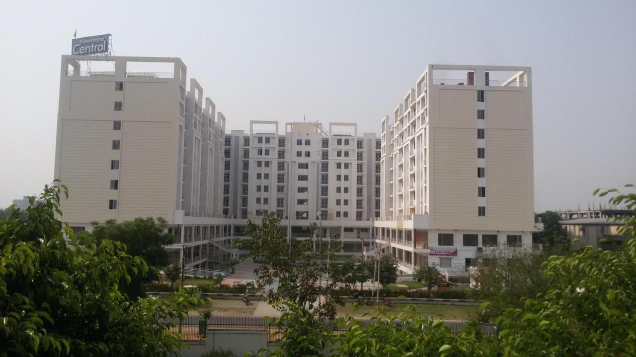 Starlit Suites Нимрана Экстерьер фото
