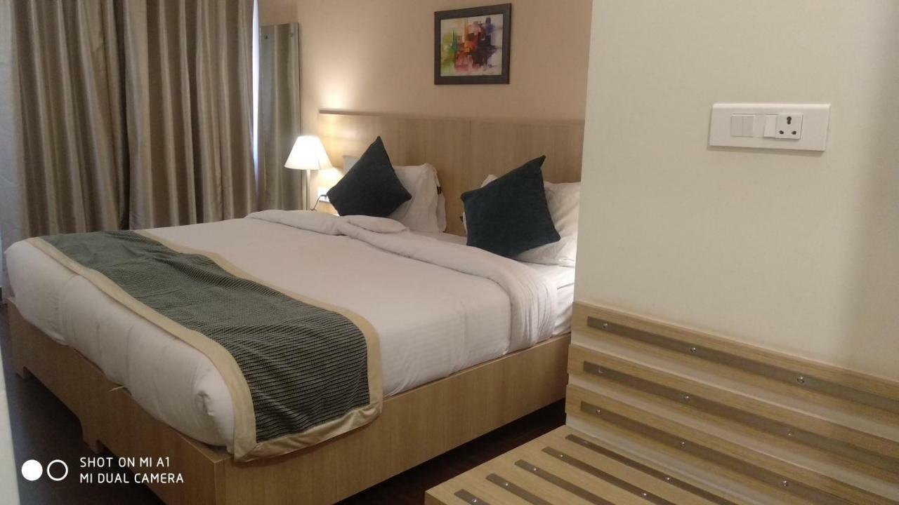 Starlit Suites Нимрана Экстерьер фото