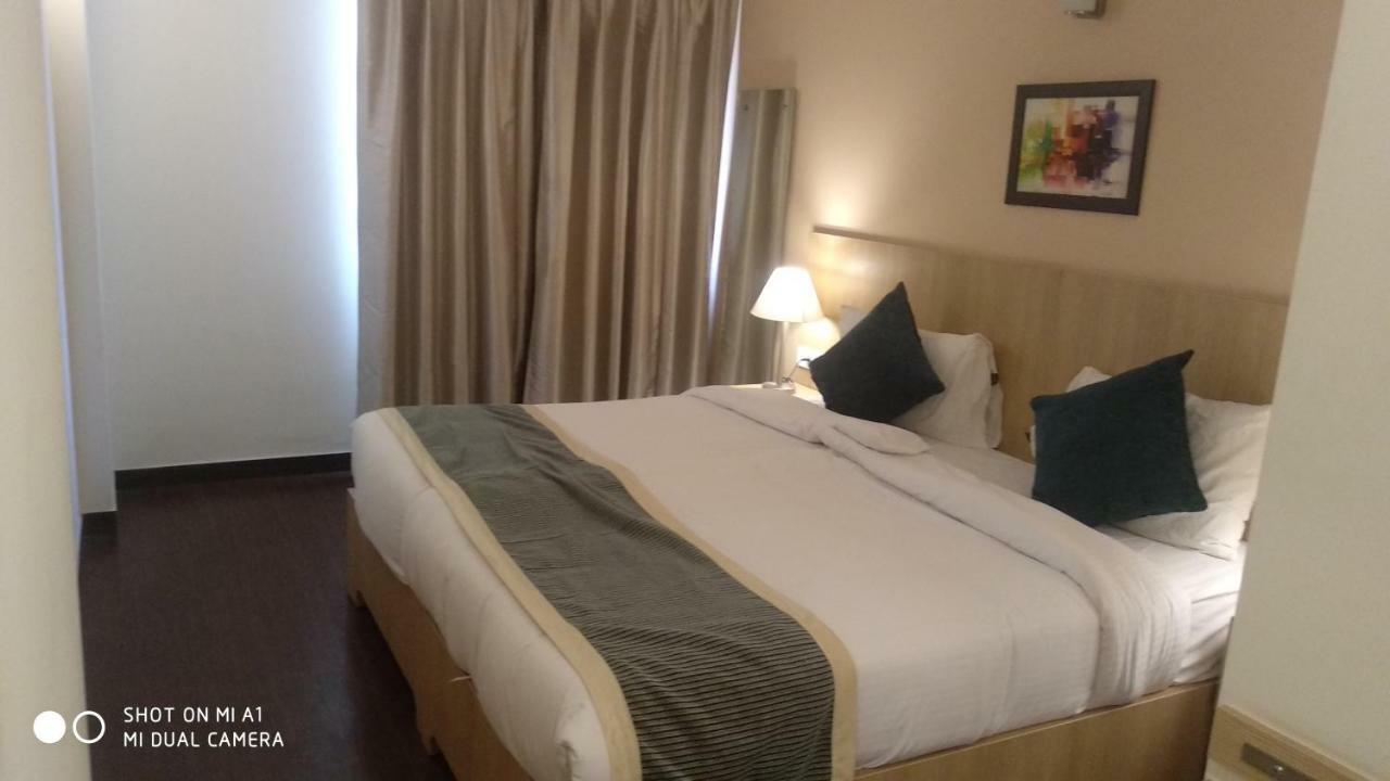 Starlit Suites Нимрана Экстерьер фото