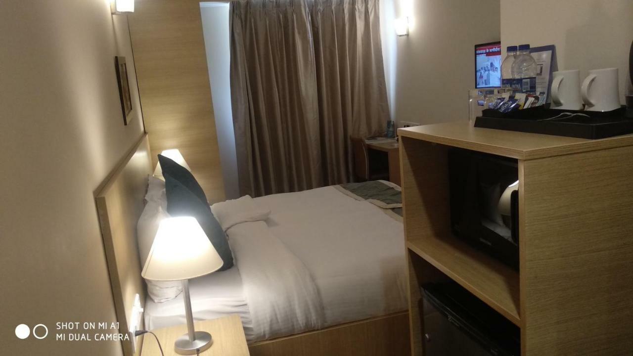 Starlit Suites Нимрана Экстерьер фото