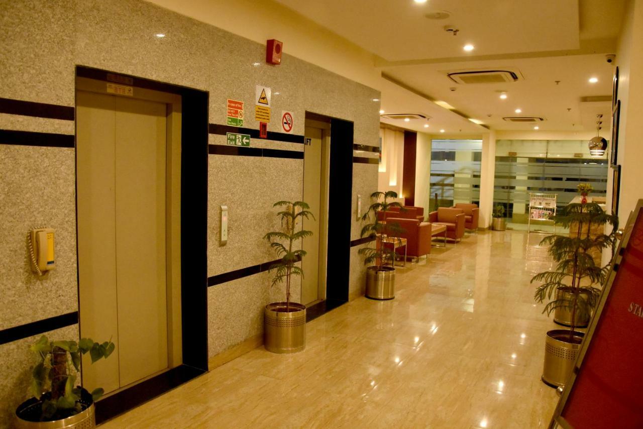 Starlit Suites Нимрана Экстерьер фото