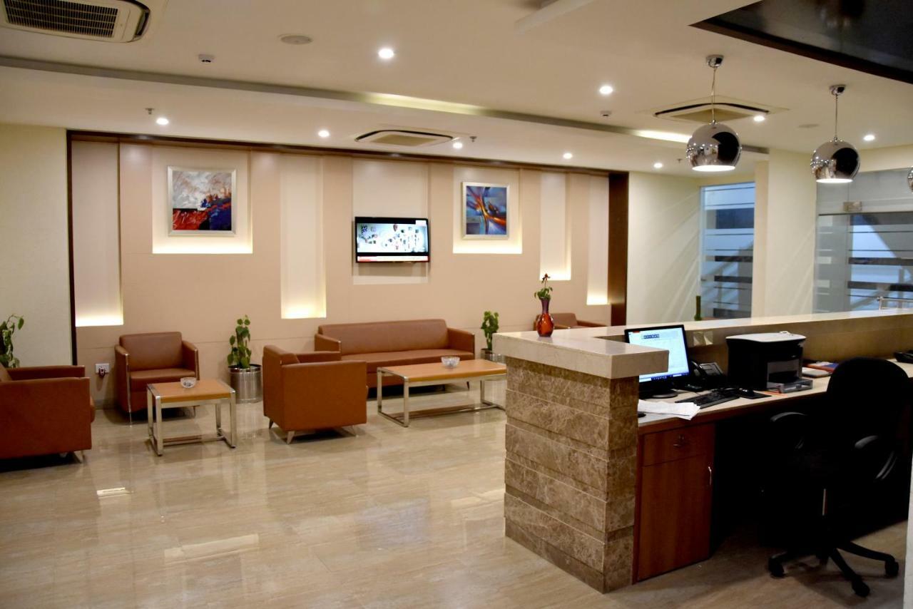 Starlit Suites Нимрана Экстерьер фото
