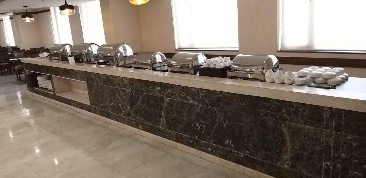 Starlit Suites Нимрана Экстерьер фото
